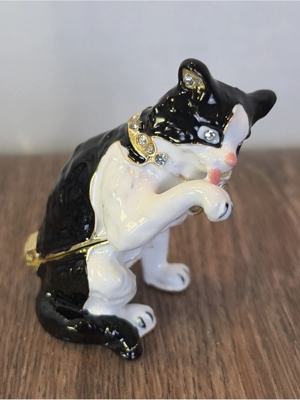 Black & White Licking Cat Enamel & Rhinestone Hinged Trinket Pill Box Jewelry